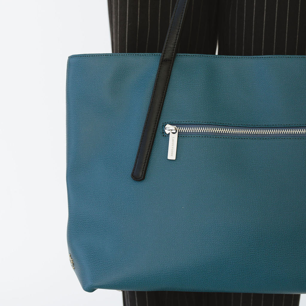 Opus Medium Tote in Peacock/Black close up