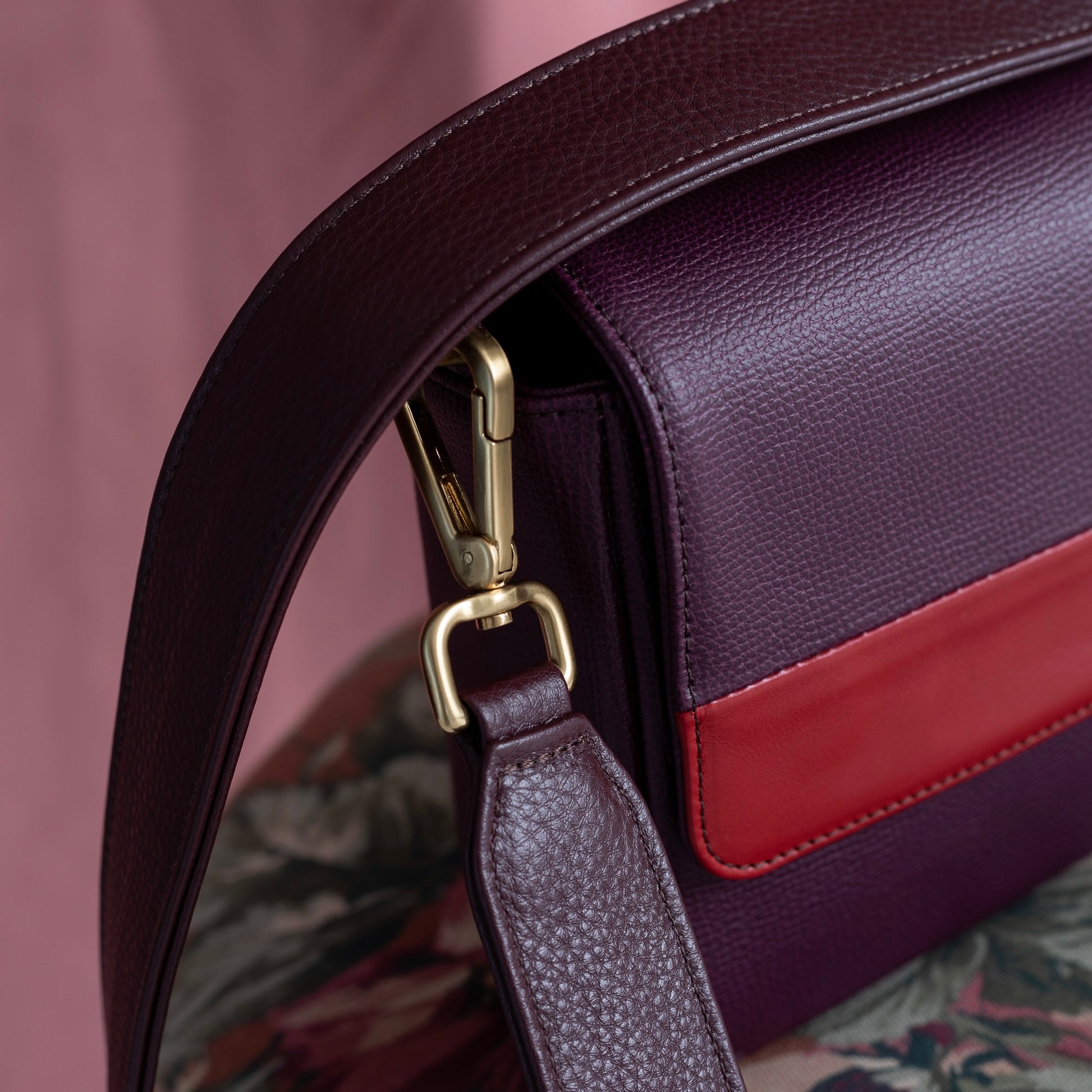 closeup of prima crossbody in textured plum leather from laudi vidni